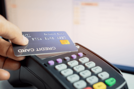 UniCredit Mastercard Platinum — prémium hitelkártya cashbackkel és lounge-hozzáféréssel Budapesten és Bécsben