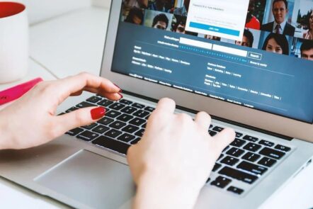 Melamar kerja online